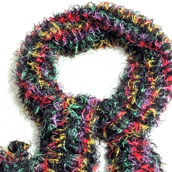 NWOT Black & Multi Colored Fuzzy Oblong Scarf - Picture 7 of 10